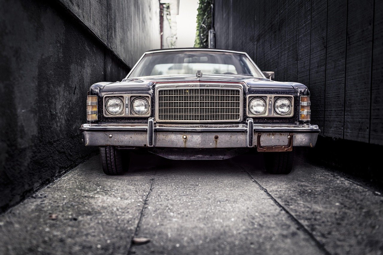 car, vehicle, ford, classic, automobile, retro, vintage, usa, antique, transportation, transport, style, oldtimer, grill, headlights, car wallpapers, windshield, automotive, narrow, alley