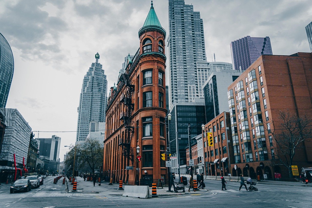 architecture, urban, street, building, photography, winter, cloudy, toronto, nature, canada, city, road, cars, people, sky, classic, season