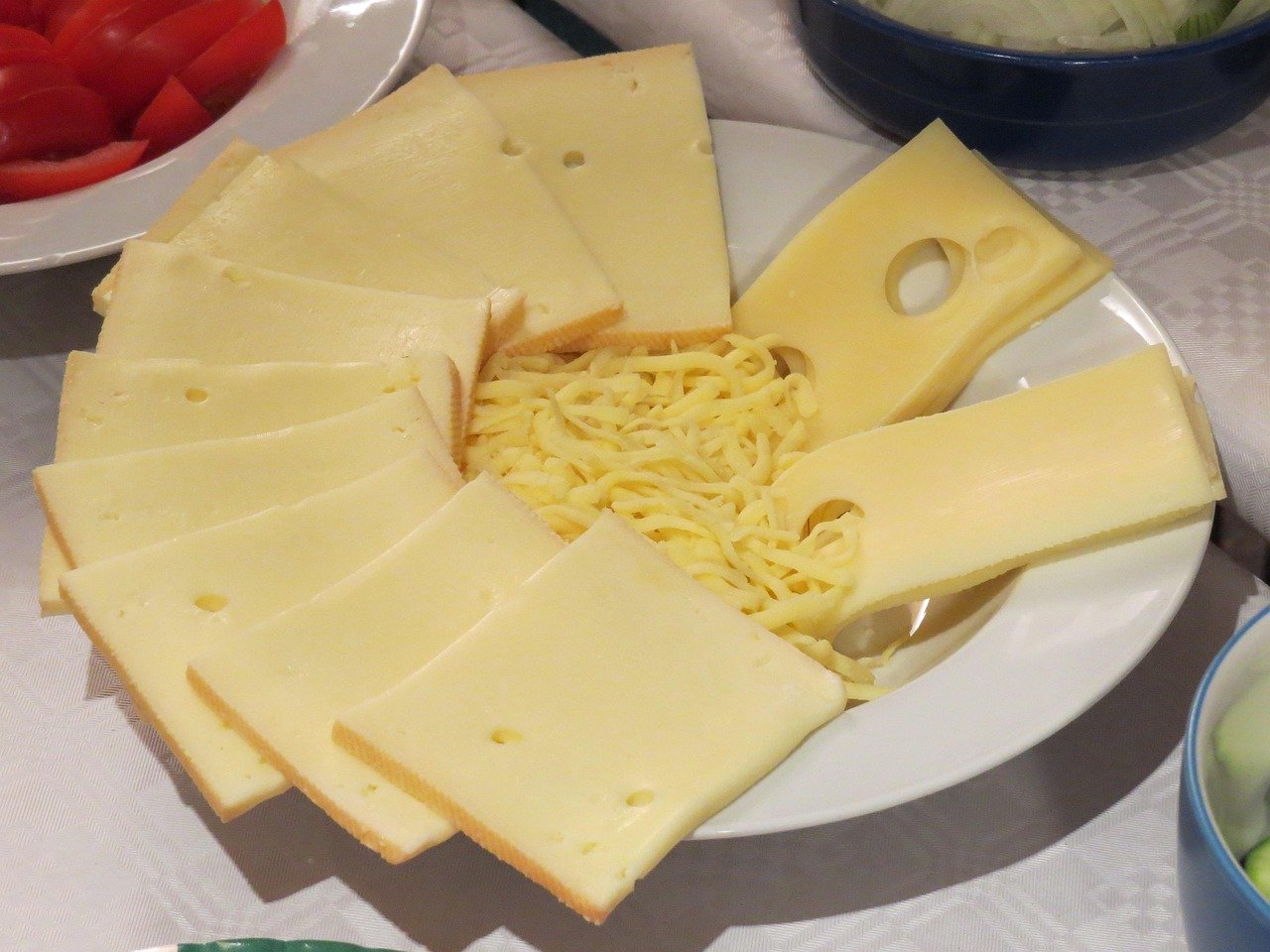 fromage, râpé, disques, fromage à raclette, raclette, fromage gouda, emmental, aliments, ingrédient, repas, appétissant, copieux, les fromages, plaque, raclette, raclette, raclette, raclette, raclette, emmental