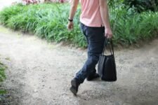Louis Vuitton Neverfull vs OnTheGo: Real Wear Test
