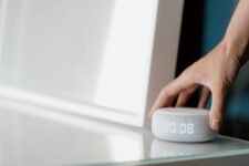 SwitchBot AI Hub Mini Review: The Smart Home Brain You Did Not Know You Needed