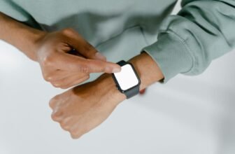 Oura Ring 4 vs Apple Watch Ultra 2: Which Tracks Sleep Better?